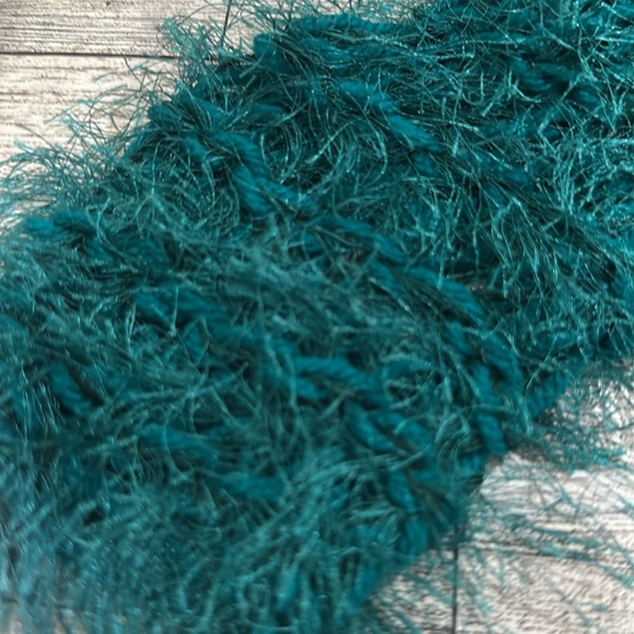 Handmade green fuzzy warm winter knit scarf - Picture 3 of 4